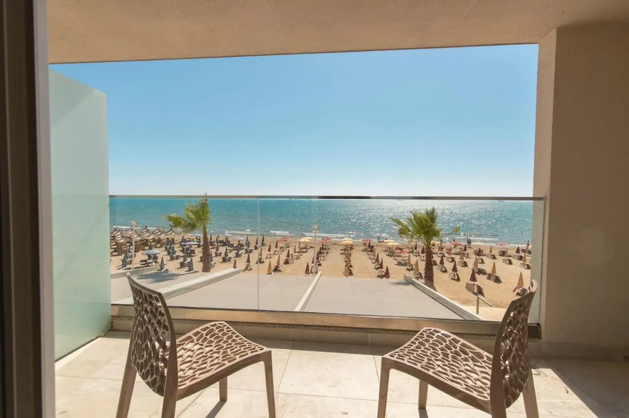 Amr Hotel - Durres Škalngur