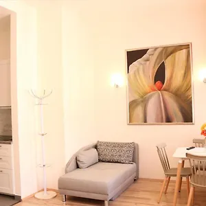 Aparthotel Flowers **